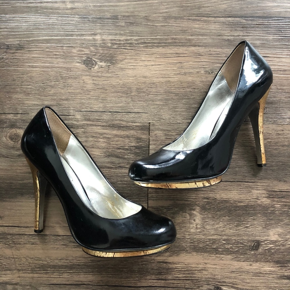 Jessica Simpson Black and Gold Pumps Sz 6.5